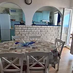 Karlo Apartman *