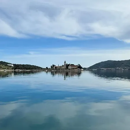 Karlo * Rukavac (Vis)