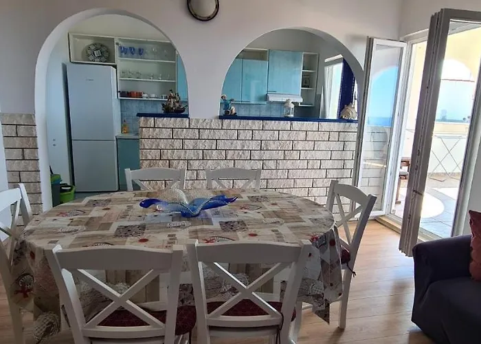 Karlo Apartment *